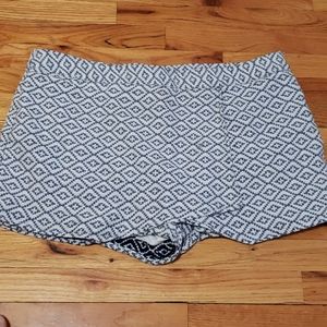 Gap Patterned Skort